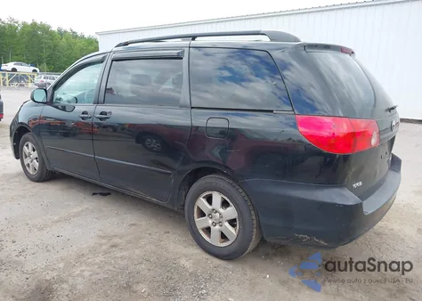 2009 Toyota Sienna Le z USA, uszkodzony, nr VIN 5TDZK23C89S263429
